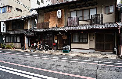 复古求生恐怖游戏《对不起我们关门了》公布